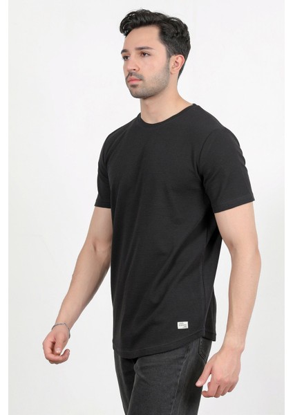 Erkek Bisiklet Yaka Etiket Detaylı Dokulu T-Shirt Siyah - 2743 modelleri