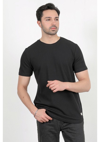 Erkek Bisiklet Yaka Etiket Detaylı Dokulu T-Shirt Siyah - 2743 fırsatları