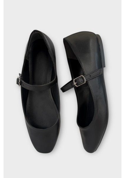 Kadın Kemer Detay Babet Ayakkabı SİYAH