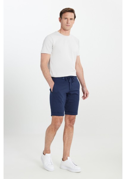 Pamuklu Slim Fit Dar Kesim Beli Bağlamalı Yan Cepli Çizgili Şort modelleri