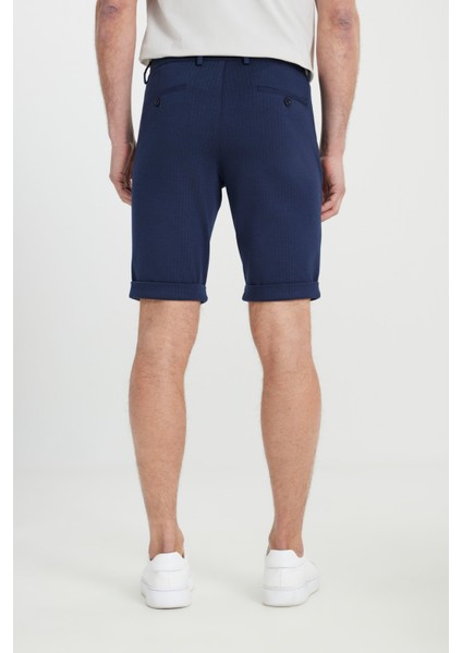 Pamuklu Slim Fit Dar Kesim Beli Bağlamalı Yan Cepli Çizgili Şort indirimleri