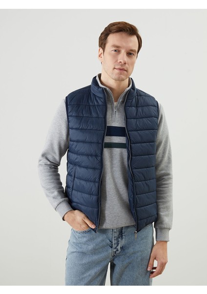 Yeni Sezon Standart Kalip Dik Yaka Erkek Sisme Yelek - S50782Z8