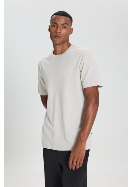 %100 Pamuk Modern Fit Normal Kesim Bisiklet Yaka Tişört
