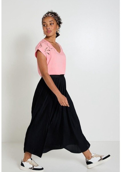 Omuzu Brode Detaylı Pembe Tişört fiyatları