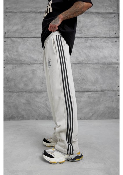 Krem Çizgili Arma Detaylı Baggy Eşofman