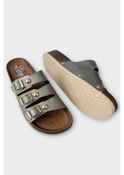 Kadın Günlük Terlik Tokalı Üç Bant Şık Ortopedik Yazlık Ev Plaj Tatil İş Terliği PLATİN fırsatları