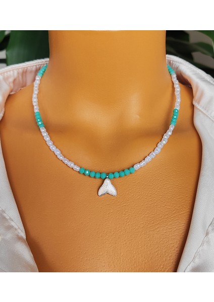 Balık Kuyruğu Figürlü Küçük Inci ve Kristal Taşlı Kadın Kolye fiyatları