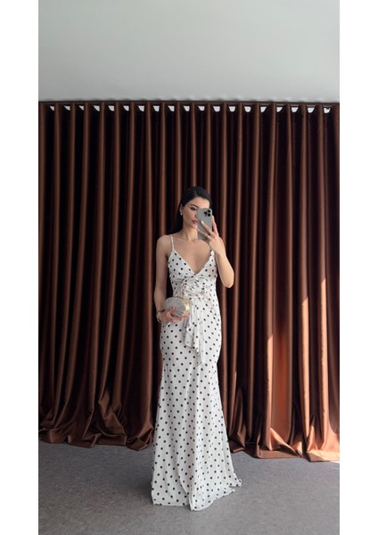 Güllü Puantiyeli Elbise