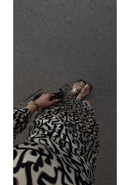 Tek Omuz Siyah Desenli Elbise fırsatları