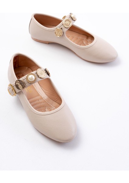 Bej Baret Tokalı Günlük Bayan Ayakkabı modelleri