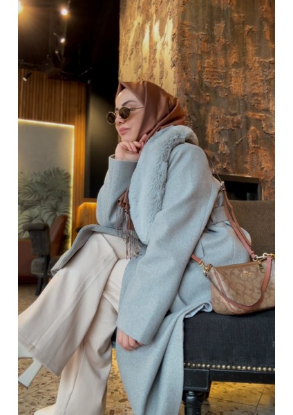 Yakası Kürklü Kaşe Kaban Gri