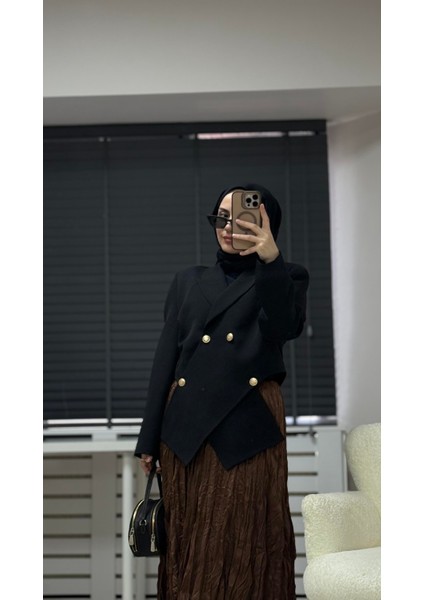 Gold Düğmeli Kısa Ceket Siyah fiyatları