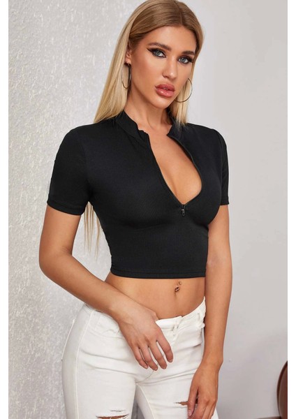 Kadın Siyah Yarım Fermuarlı ve Kısa Kollu Crop Top Bluz