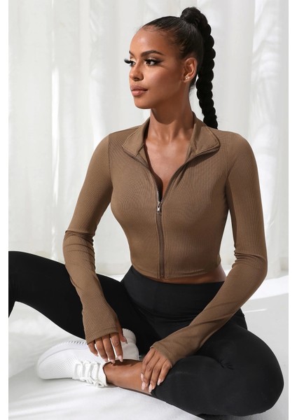 Kadın Kahverengi Uzun Kol Fermuarlı Parmak Geçme Detaylı Dik Yaka Crop Top Bluz