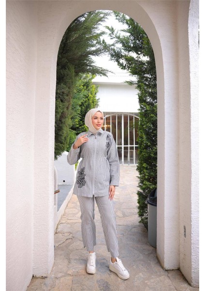 Fermuarlı Çizgi ve Çiçek Desenli İkili Tesettür Kap Spor Takımı - (38-46) - 71269 - Siyah