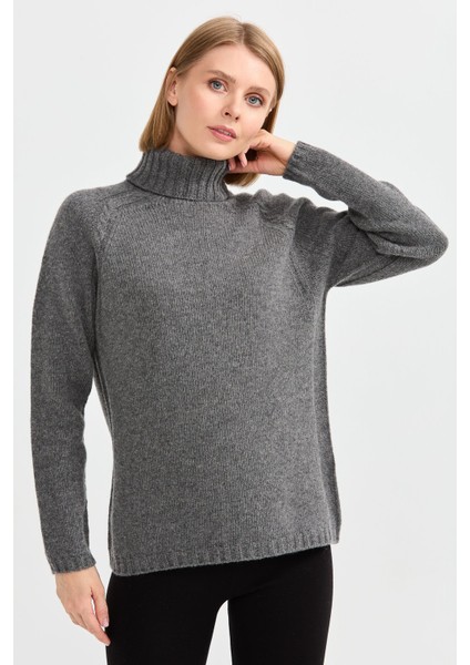 Kadın Tam Balıkçı Yaka Omzu Saç Örgülü Yün Kazak Füme fırsatları