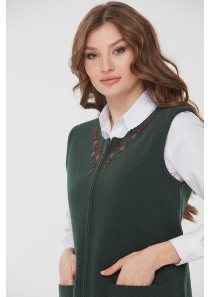 Kadın Sıfır Yaka Papatya Işlemeli Yün Yelek Yeşil indirimleri