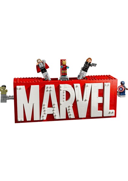 ® Marvel MARVEL Logosu ve Minifigürleri 76313 - 12 Yaş & Üzeri Çocuklar için Yaratıcı Oyuncak Yapım Seti (931 Parça)