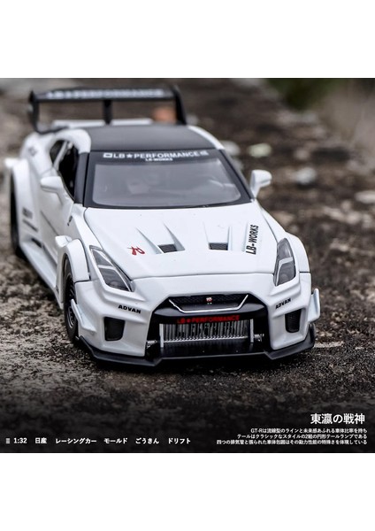 1:32 Skyline Nissan Gtr-Csr2 Alaşım Spor Araba Diecast Metal Model Araba Merkezi Kontrol Süsler Çocuk Doğum Günü Oyuncak Mevcut (Yurt Dışından) fırsatları