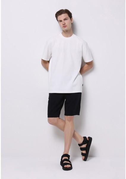 Comfort Fit Yuvarlak Yaka Düz Erkek Beyaz Kısa Kol Tişört modelleri