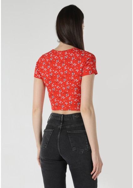 Slim Fit Yuvarlak Yaka Çiçekli Kadın Kirmizi Kısa Kol Tişört fiyatları