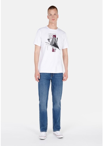 Regular Fit Yuvarlak Yaka Erkek Beyaz Kısa Kol Tişört modelleri