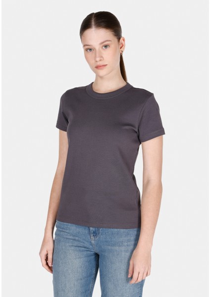 Slim Fit Yuvarlak Yaka Düz Kadın Antrasit Kısa Kol Tişört