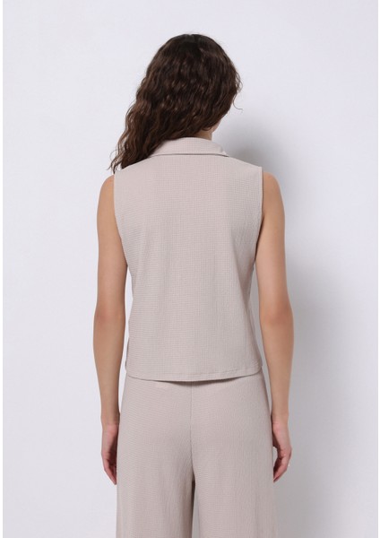 Slim Fit Shirt Neck Düz Kadın Bej Kolsuz Tişört fiyatları