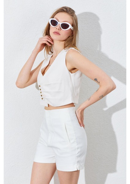 Kadın Beyaz Yanı Drapeli Gold Düğmeli Yelek modelleri