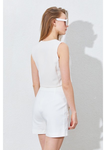 Kadın Beyaz Yanı Drapeli Gold Düğmeli Yelek indirimleri