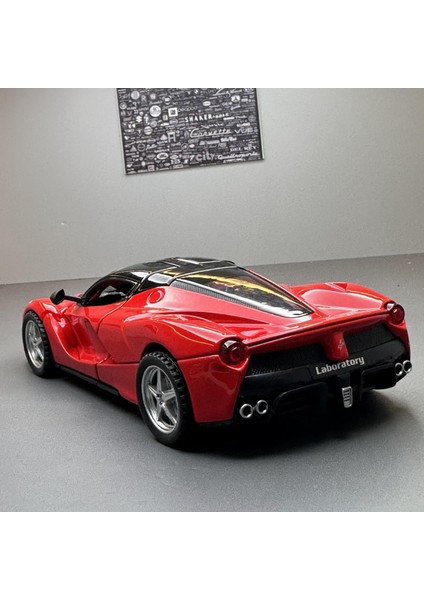 1:32 Ölçekli Ferrari Laferrari Alaşım Spor Araba Modeli Döküm Metal Oyuncak Araçlar Araba Modeli Simülasyon Ses ve Işık Çocuklar Hediyeler (Yurt Dışından) modelleri
