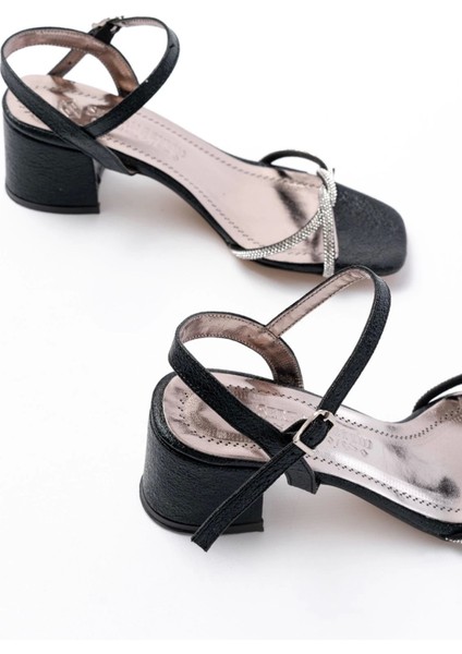 Kadın Siyah Ince Sarmal Bantlı Topuklu Ayakkabı indirimleri