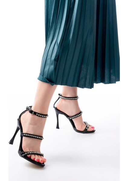 Siyah Taşlı Platformlu Topuklu Kadın Ayakkabı fırsatları