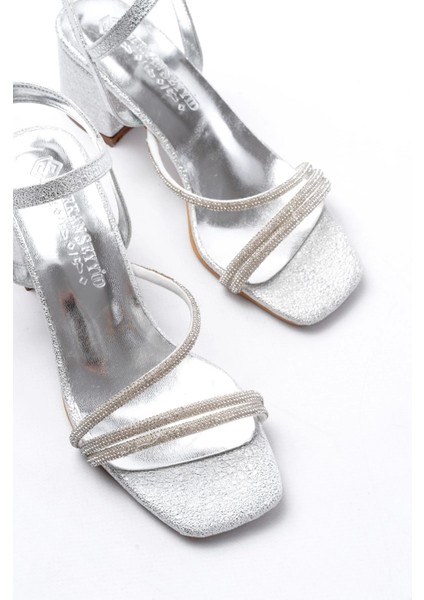 Siyah Bantlı Taşlı Kalın Şeffaf Topuklu Kadın Ayakkabı fırsatları