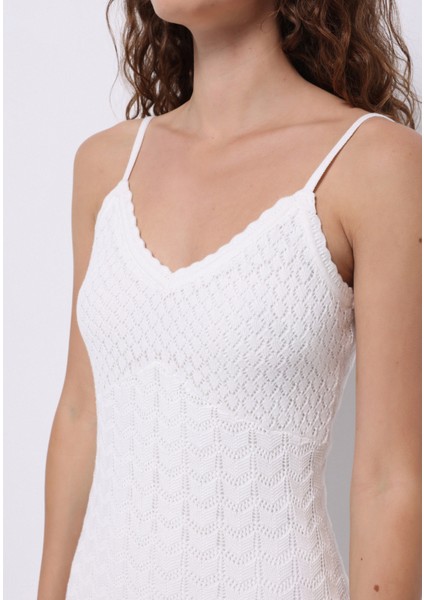 Slim Fit Düz Kadın Beyaz Askılı Elbise fırsatları