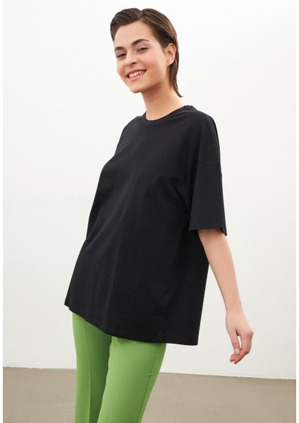 Siyah Bisiklet Yaka Oversize Düz T Shirt fırsatları