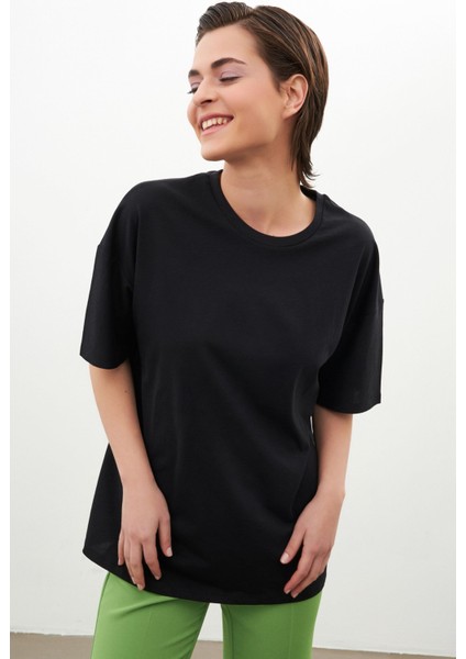 Siyah Bisiklet Yaka Oversize Düz T Shirt indirimleri