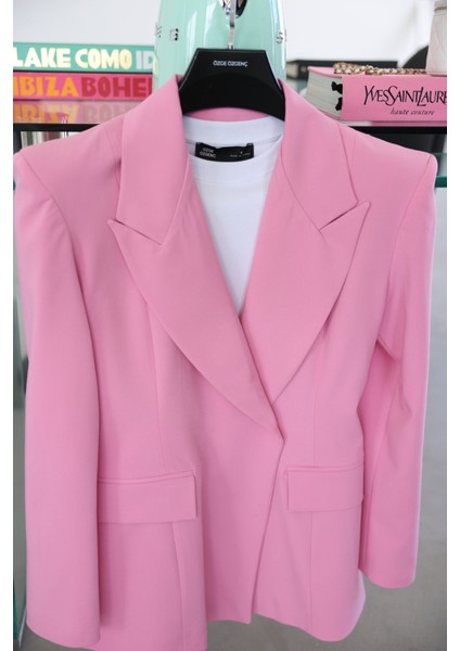 Omuzu Vatkalı Tek Düğmeli Blazer Ceket modelleri