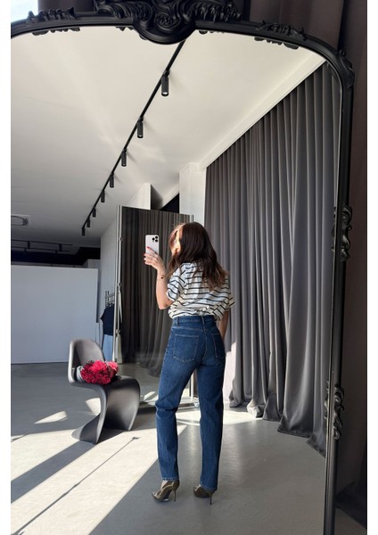 Yıkamalı Straight Fit Jean fırsatları