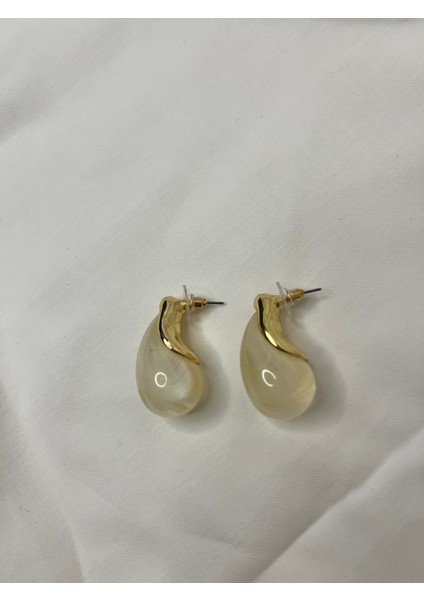 Altın Detaylı Krem Renk Damla Form Küpe