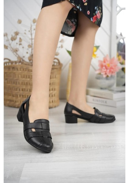 Deri Kısa Topuklu Ortopedik Yanları Açık Kadın Anne Ayakkabı