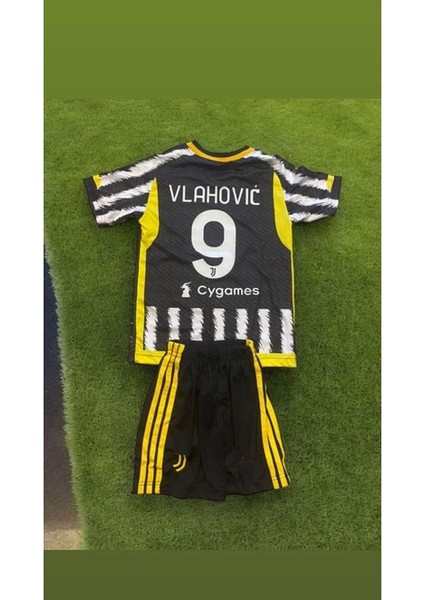 Juventuss 2023-24 Sezon Dusan Vlahovic Iç Saha Çocuk Forması 3lü Set