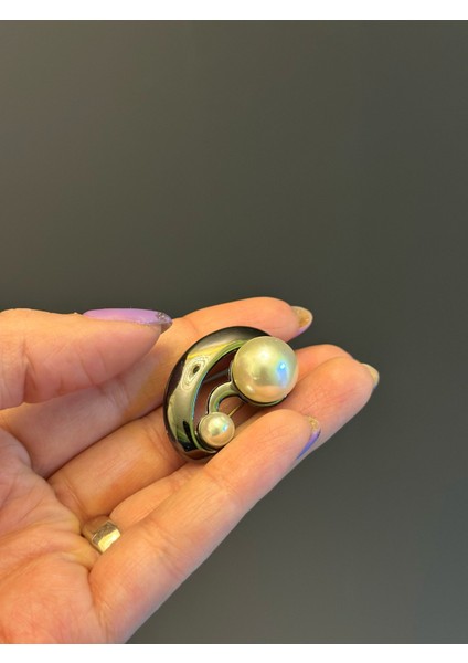 Inci Boncuklu Çelik Yaka Iğnesi Broş Giyim Aksesuarı 4x2 cm
