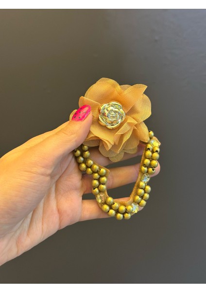 Sarı Boncuklu Çiçekli Kalp Arma Dikiş Aksesuarı 10X8 cm