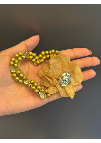 Sarı Boncuklu Çiçekli Kalp Arma Dikiş Aksesuarı 10X8 cm indirimleri