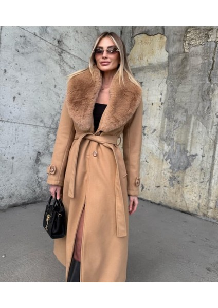 Kadın Kaşe Kaban Camel Renk ve Yaka Kürk Detaylarıyla Şık Tasarım fiyatları