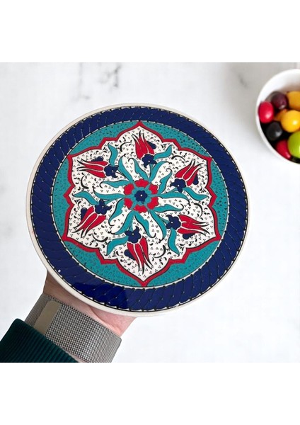 El Yapımı Lale Desenli Mavi Seramik Nihale – Kütahya’nın Çini Sanatıyla Buluşan Şıklık! fiyatları