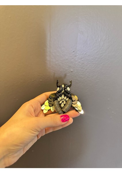 Ütü Ile Yapışan Siyah Payetli Taşlı Boncuklu Kelebek Arma Dikiş Aplike 7x7 cm modelleri