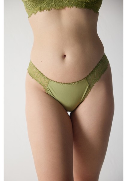 Püsküllü Dantelli Kadın Tanga Külot