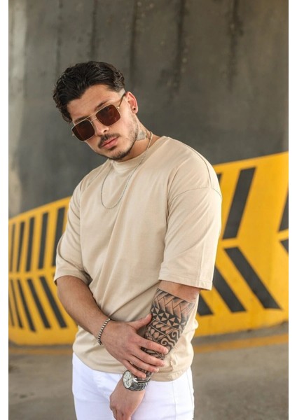 Minimal Kalp Baskılı Acık Kahverengi Oversize Tshirt fırsatları